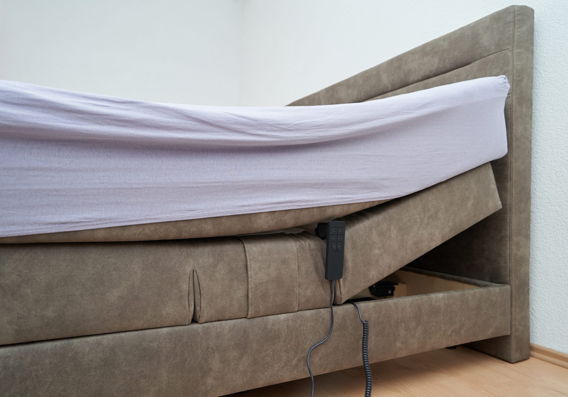 tilt adjustment bed tilt adjustment bed